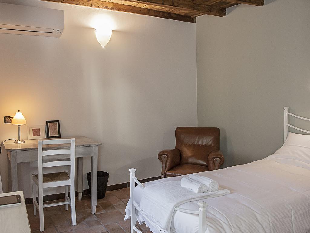 Antica Corte Hotel Busto Arsizio Room photo